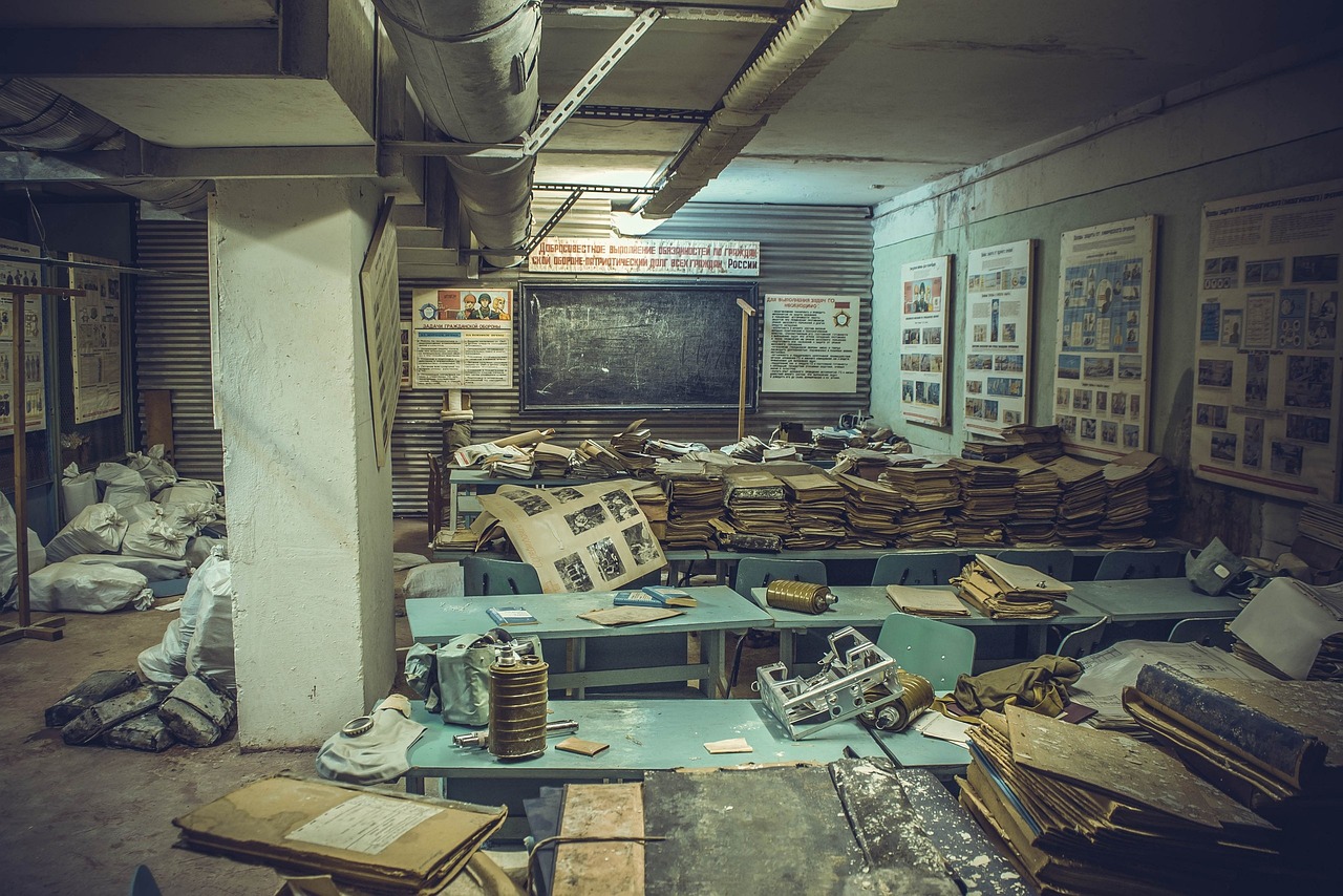 Dinas Damkar Tulang Bawang Evakuasi di Gedung di Jembatan